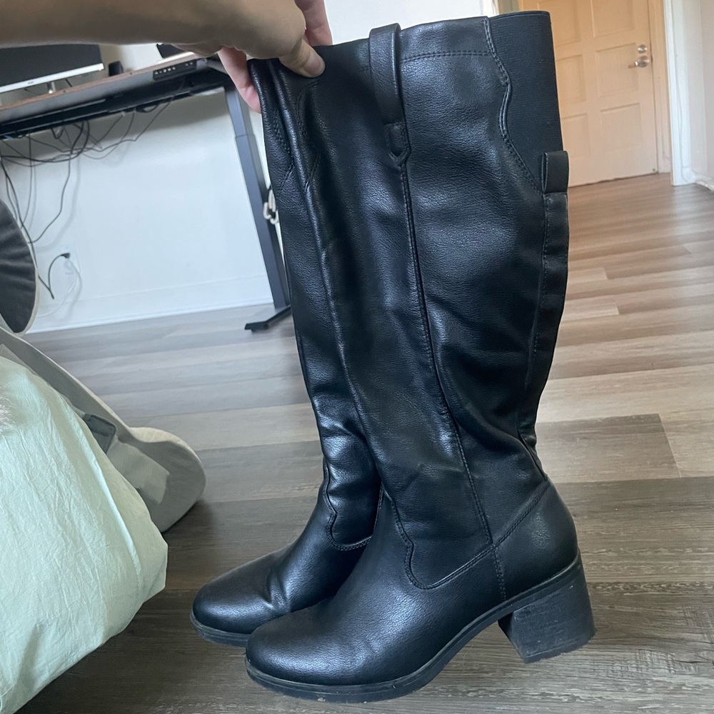 Classic Black Knee-High Leather Boots - Women